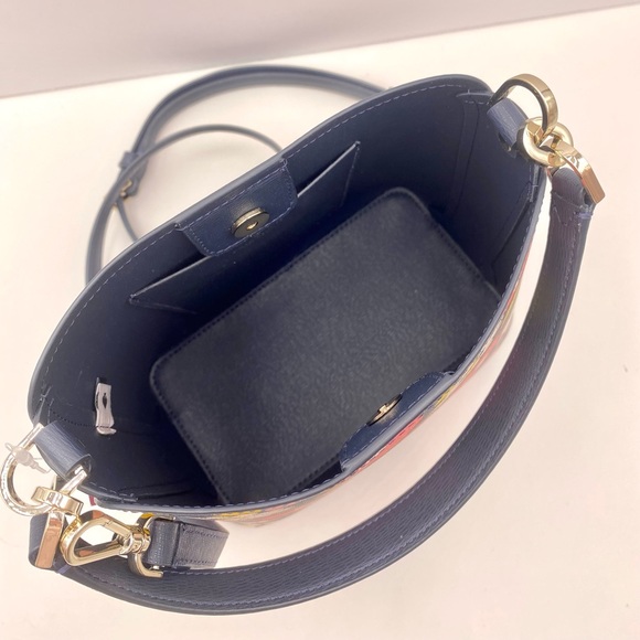 Kate Spade Darcy Road Trip Floral Small Bucket and Wallet Set - Picture 13 of 15